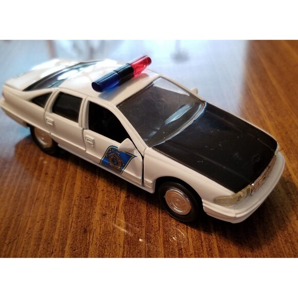 Alaska State Police Road Champs die cast police car 1:43 scale - Picture 2 of 10